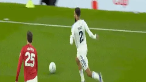 大乐透期号专家推荐：艾沙姆质合分析前区十码